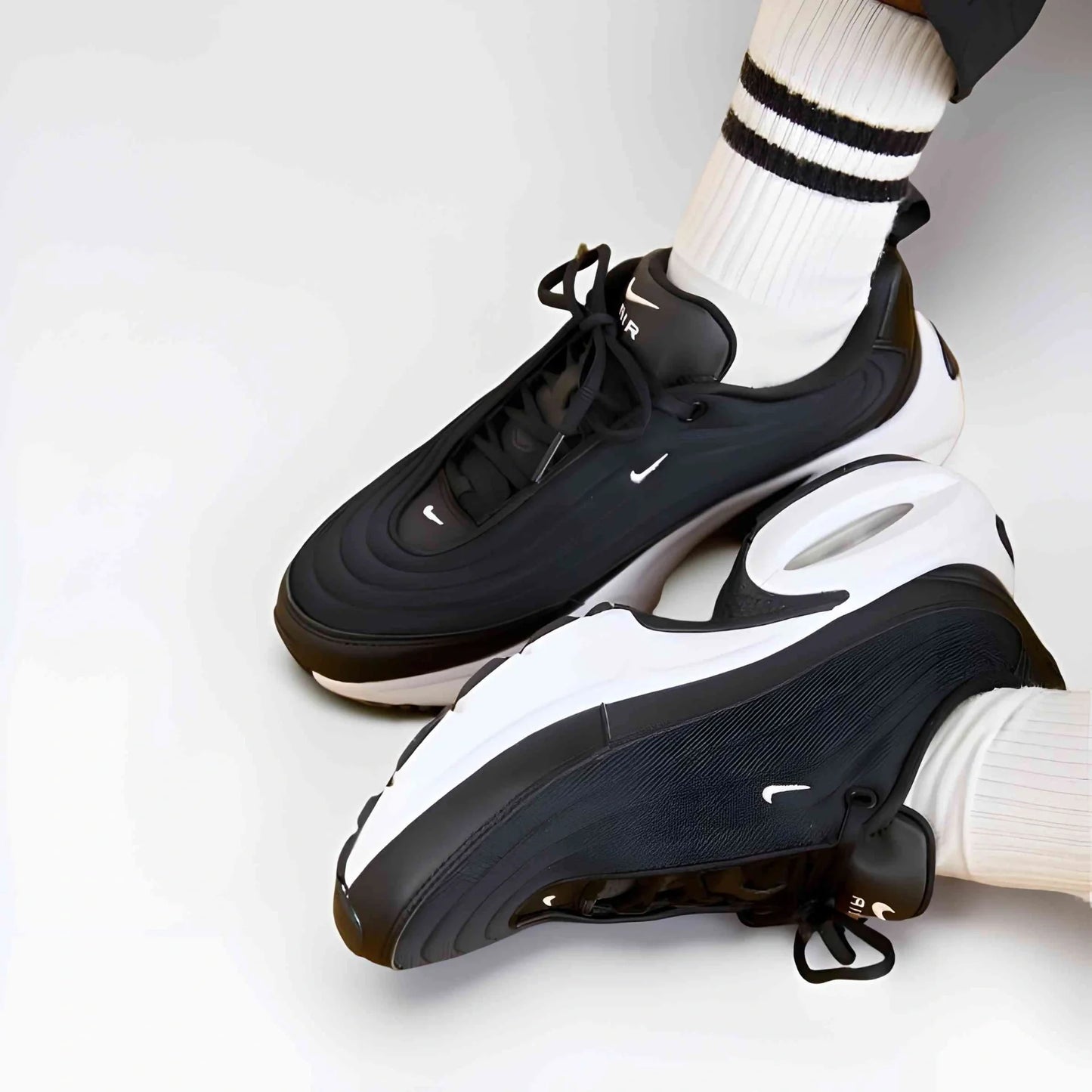 Nike Air Max Portal in black and white.