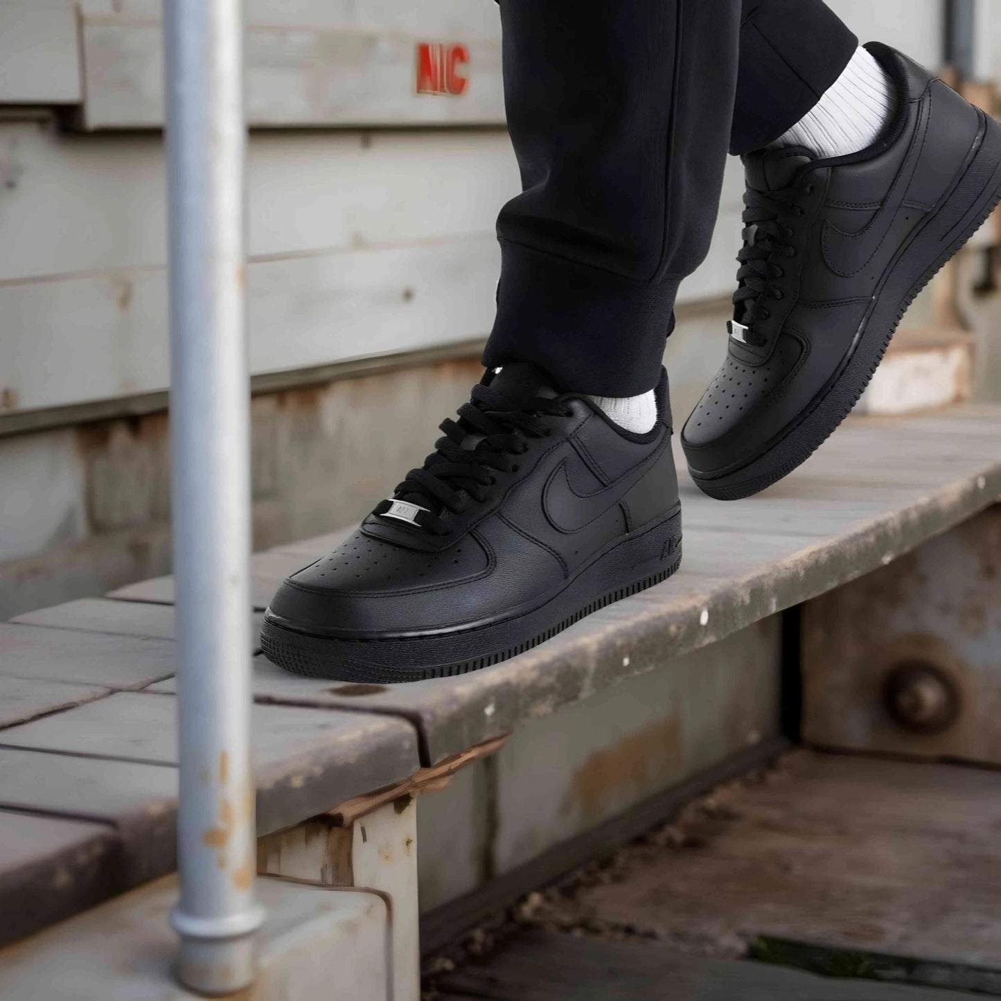 Nike Air Force 1 '07 - "Triple Black".