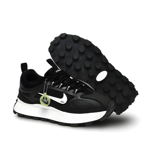 Nike Bailleli Monochrome Runner in Black/White.