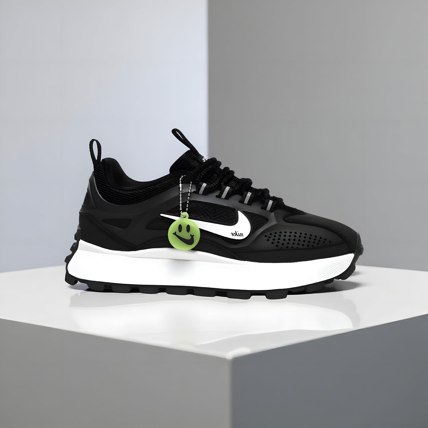 Nike Bailleli Monochrome Runner in Black/White.