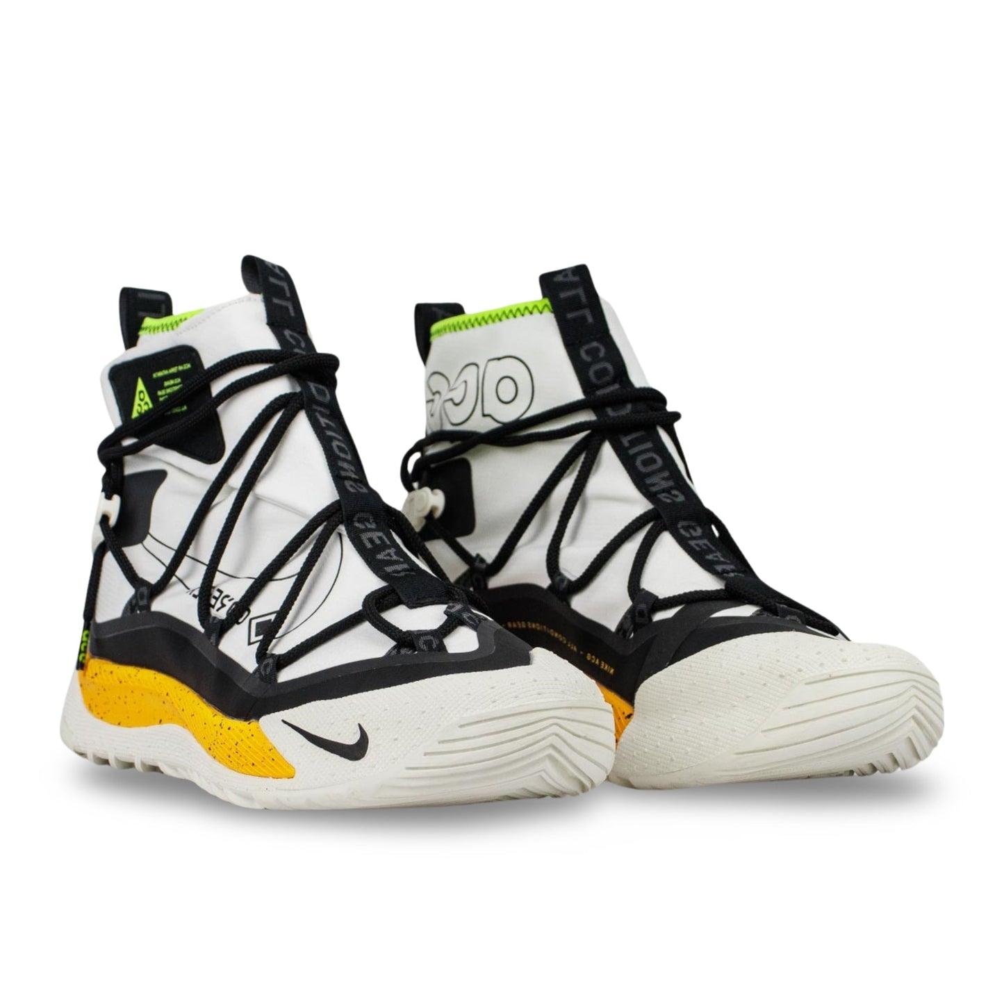 Nike ACG Air Terra Antarktik Gore-Tex in University Gold.