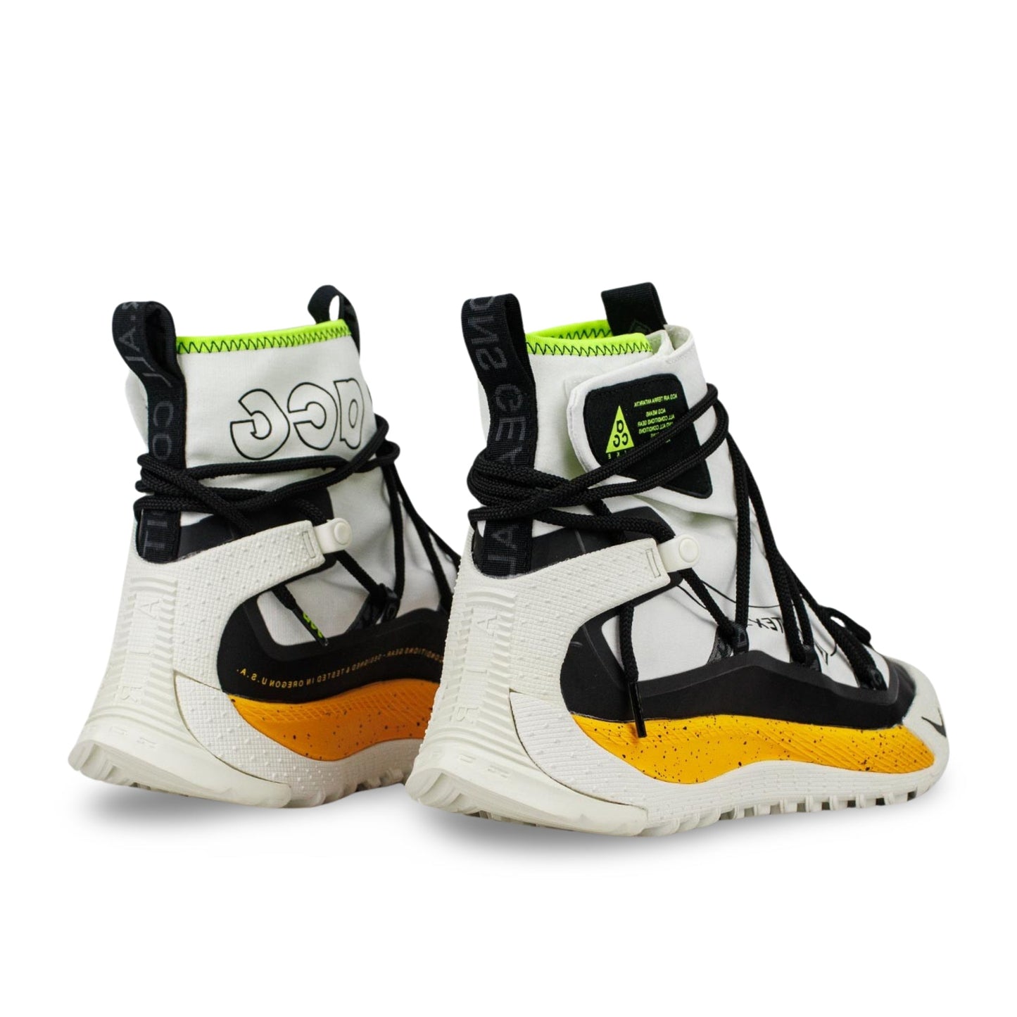 Nike ACG Air Terra Antarktik Gore-Tex in University Gold.