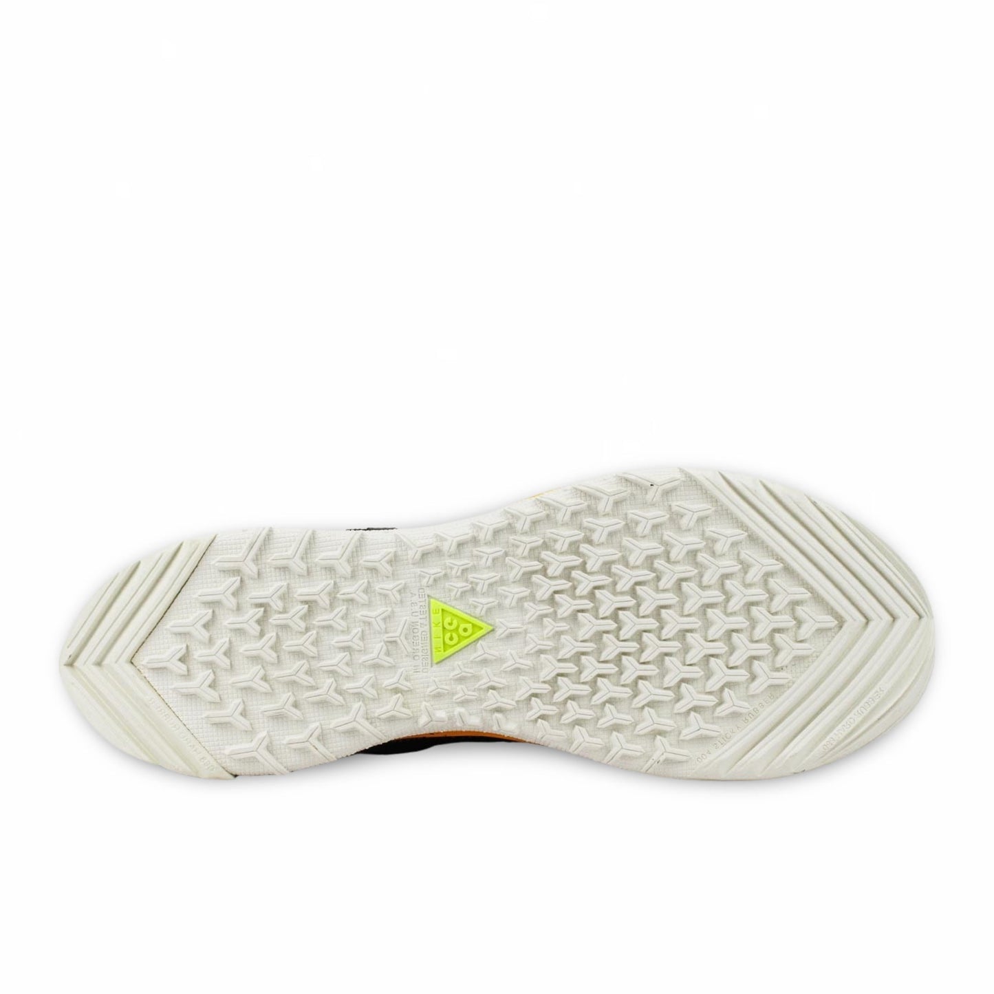 Nike ACG Air Terra Antarktik Gore-Tex in University Gold.