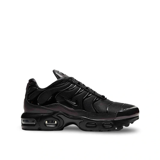 Nike Air Max Plus "Triple Black" children's shoe.
