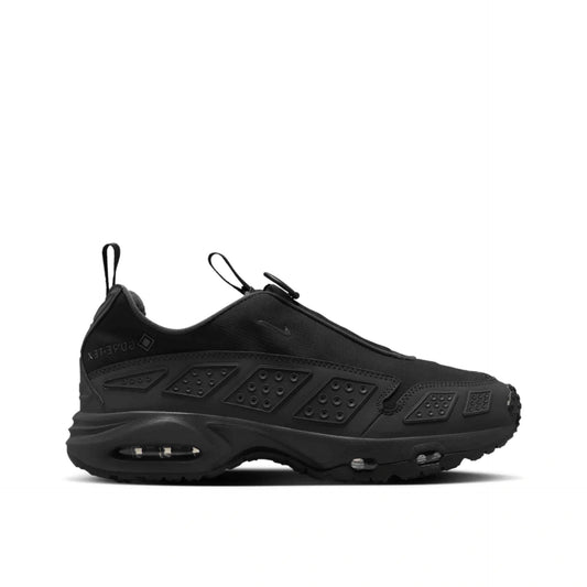 Nike Air Max SNDR GORE-TEX in Triple Black.