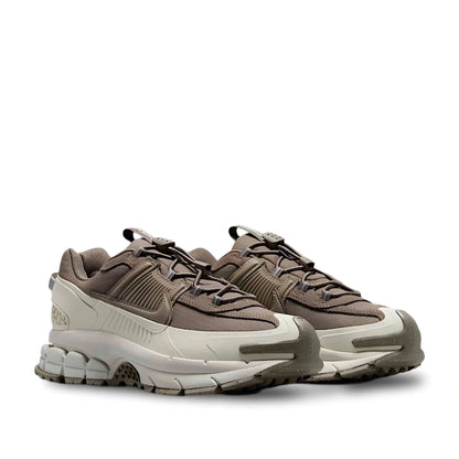 Nike Zoom Vomero Roam Winterized in Light Bone/Court Purple/Gum Dark Brown/Mink Brown.