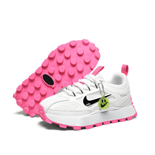 Nike bailleli white/pink.- side view 