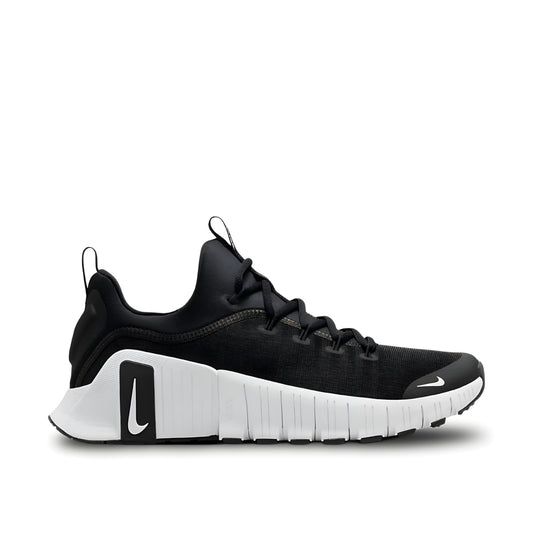 Nike Free Metcon 6 shoes in black and white.
