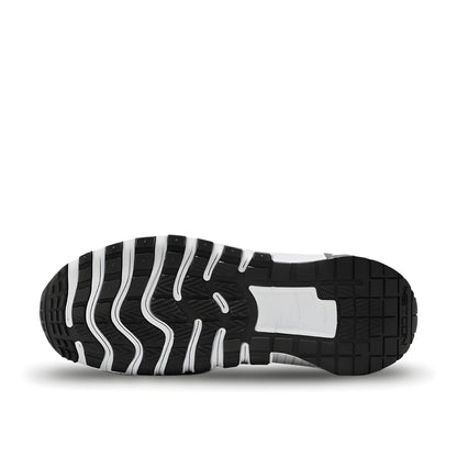 Nike Free Metcon 6 shoes in black and white.