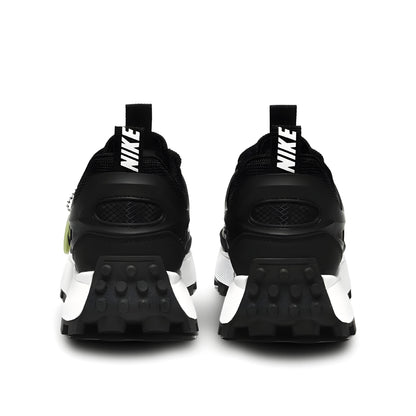 Nike Bailleli Monochrome Runner in Black/White.