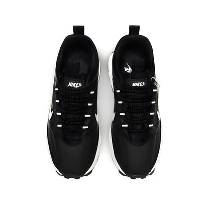Nike Bailleli Monochrome Runner in Black/White.
