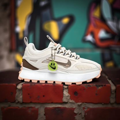 Nike bailleli in beige/cream/brown/light pink