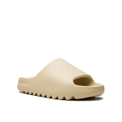 Adidas Yeezy Slides Bone.