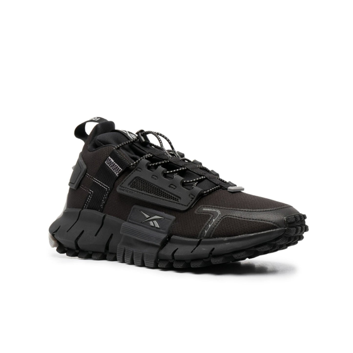 Reebok Zig Kinetica Edge Trainers in Black.