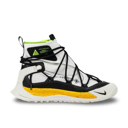 Nike ACG Air Terra Antarktik Gore-Tex in University Gold.
