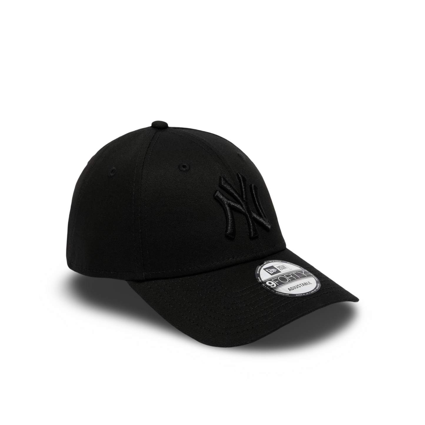 New York Yankees 9Forty adjustable black cap.